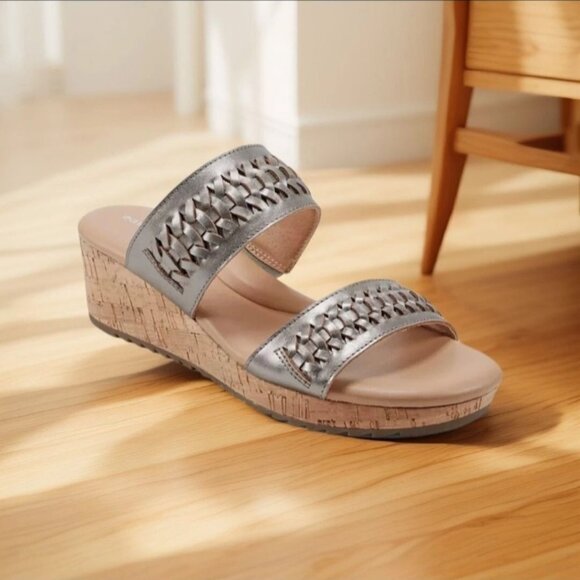 Easy Spirit Womens Lillia Slip On Casual Wedge Sandals Gold Size 9.5 NWT - Picture 1 of 5